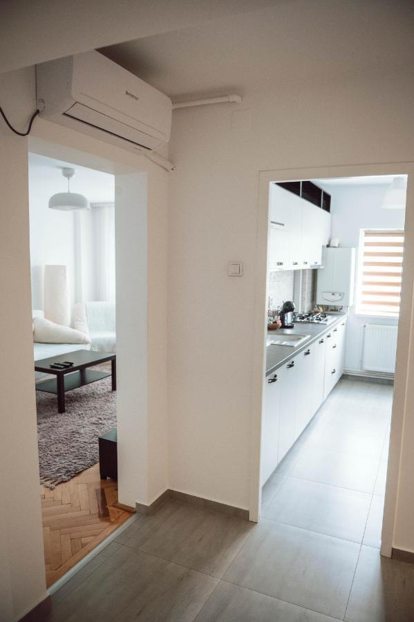 Adrian Home, Central Πλοέστι Εξωτερικό φωτογραφία